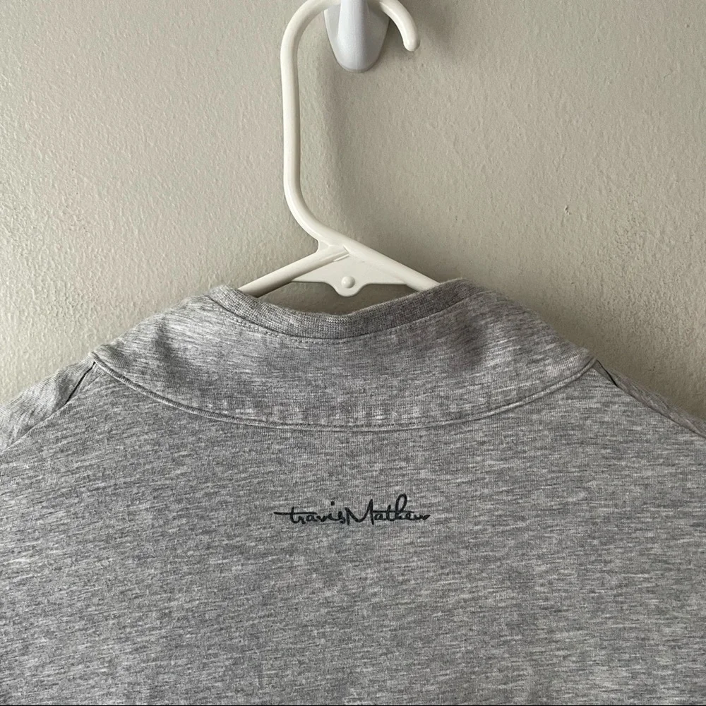 Travis Matthew 1/2 zipped sweater